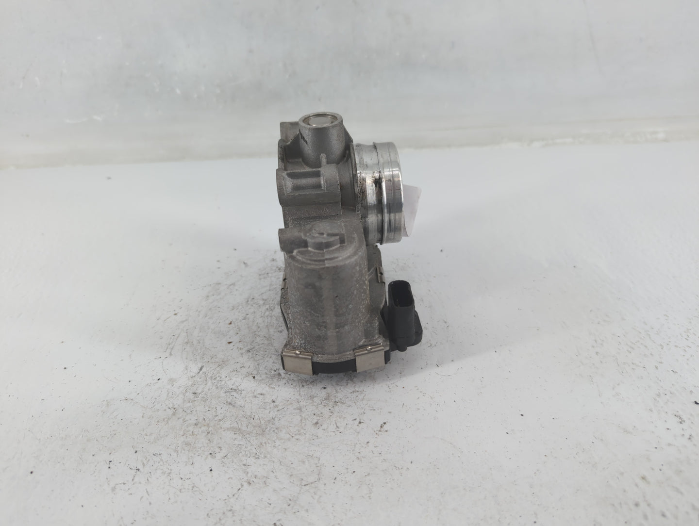 2016-2021 Chevrolet Malibu Throttle Body P/N:12671379AA Fits Fits 2016 2017 2018 2019 2020 2021 2022 OEM Used Auto Parts - O