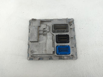 compare product 2018-2019 Chevrolet Malibu PCM Engine Control Computer ECU ECM PCU OEM P/N:12699666 Fits Fits 2018 2019 OEM Used Auto Parts