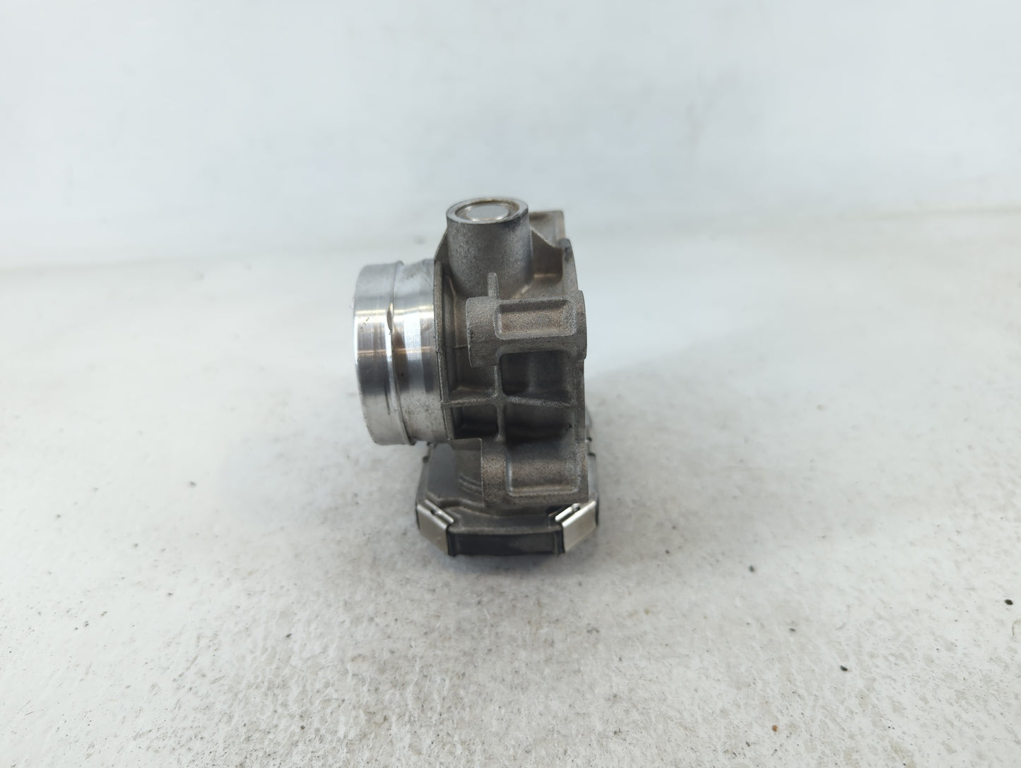 2016-2021 Chevrolet Malibu Throttle Body P/N:12671379AA Fits Fits 2016 2017 2018 2019 2020 2021 2022 OEM Used Auto Parts - O