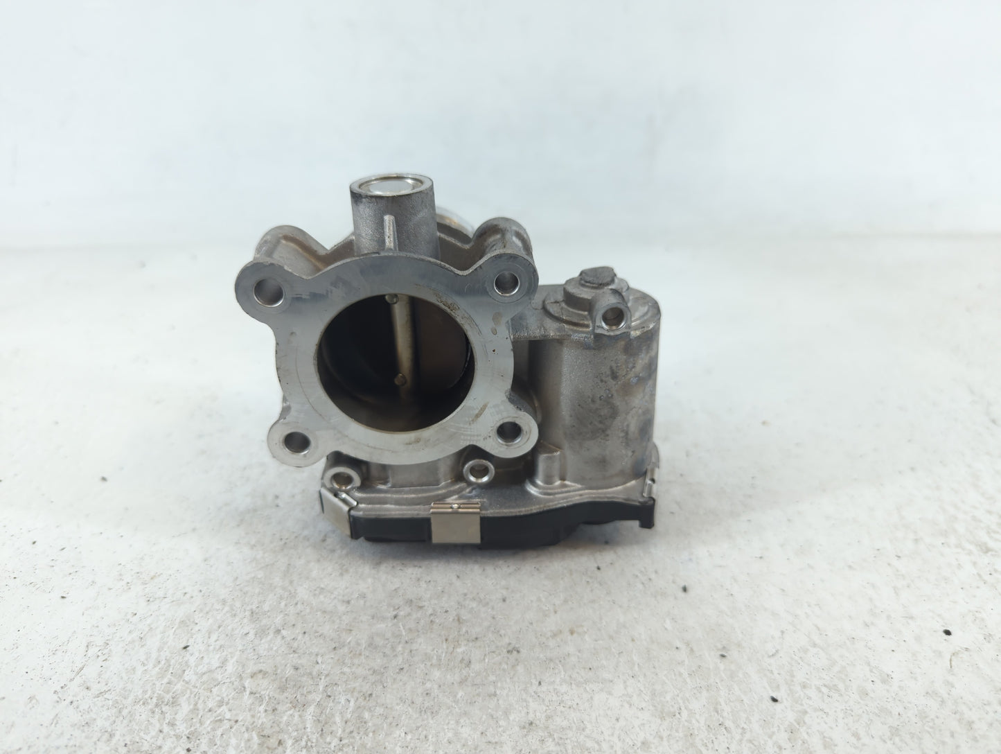 2016-2021 Chevrolet Malibu Throttle Body P/N:12671379AA Fits Fits 2016 2017 2018 2019 2020 2021 2022 OEM Used Auto Parts - O