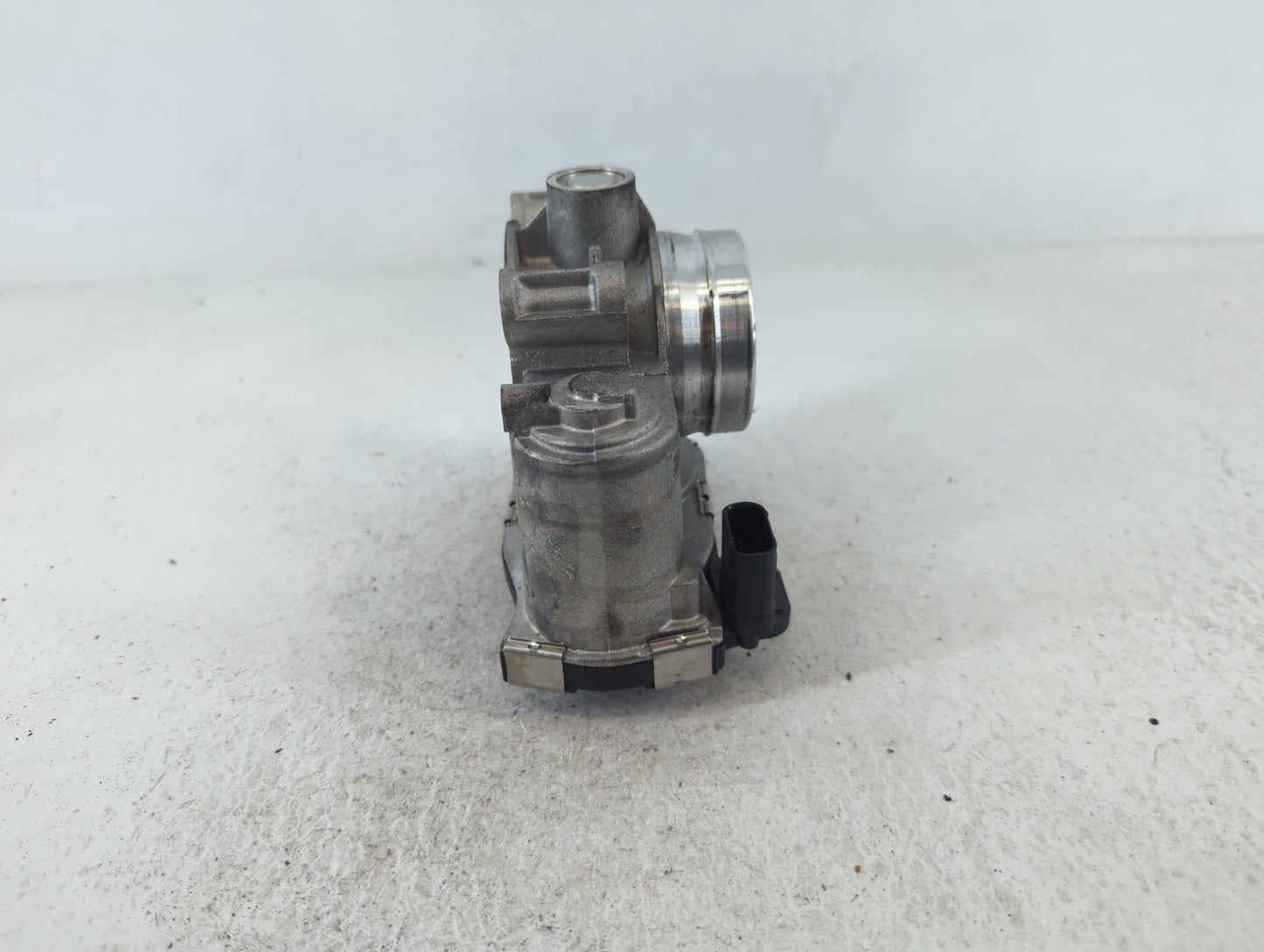 2016-2021 Chevrolet Malibu Throttle Body P/N:12671379AA Fits Fits 2016 2017 2018 2019 2020 2021 2022 OEM Used Auto Parts - O