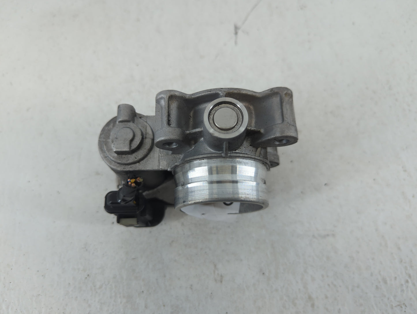 2016-2021 Chevrolet Malibu Throttle Body P/N:12671379AA Fits Fits 2016 2017 2018 2019 2020 2021 2022 OEM Used Auto Parts - O