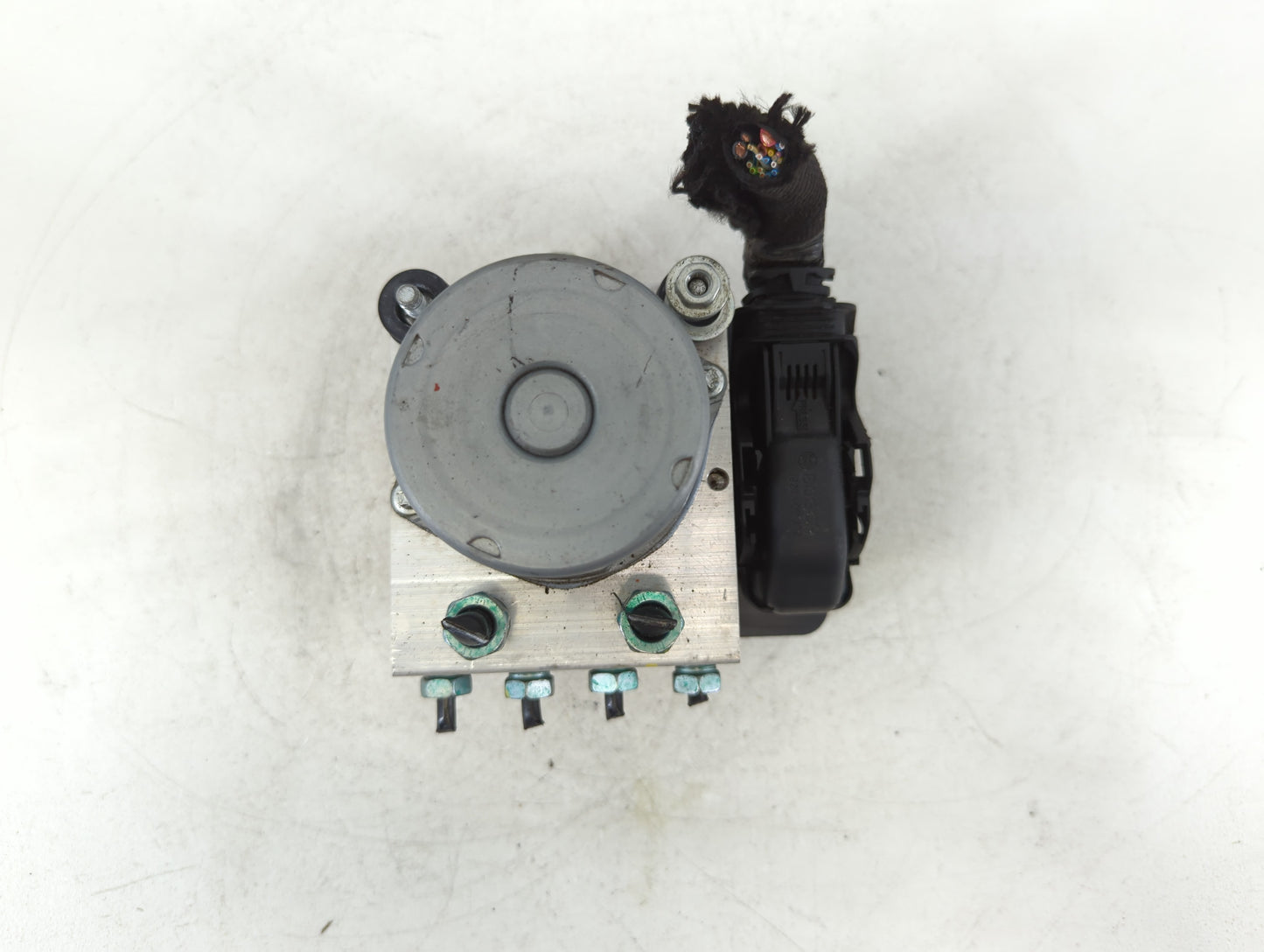 2019-2021 Chevrolet Malibu ABS Pump Control Module Replacement P/N:84502888 Fits Fits 2019 2020 2021 OEM Used Auto Parts - O