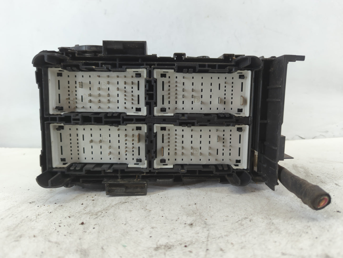 2018-2019 Chevrolet Malibu Fusebox Fuse Box Panel Relay Module P/N:84586305-02 Fits Fits 2018 2019 OEM Used Auto Parts - Oem
