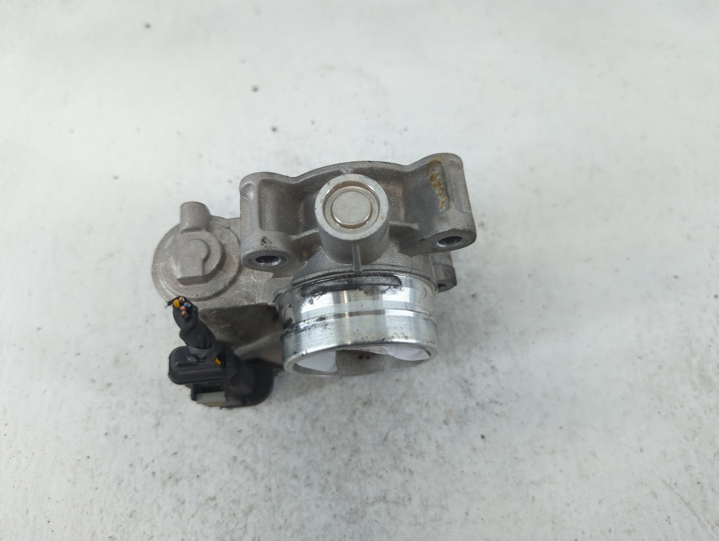 2016-2021 Chevrolet Malibu Throttle Body P/N:12671379AA Fits Fits 2016 2017 2018 2019 2020 2021 2022 OEM Used Auto Parts - O