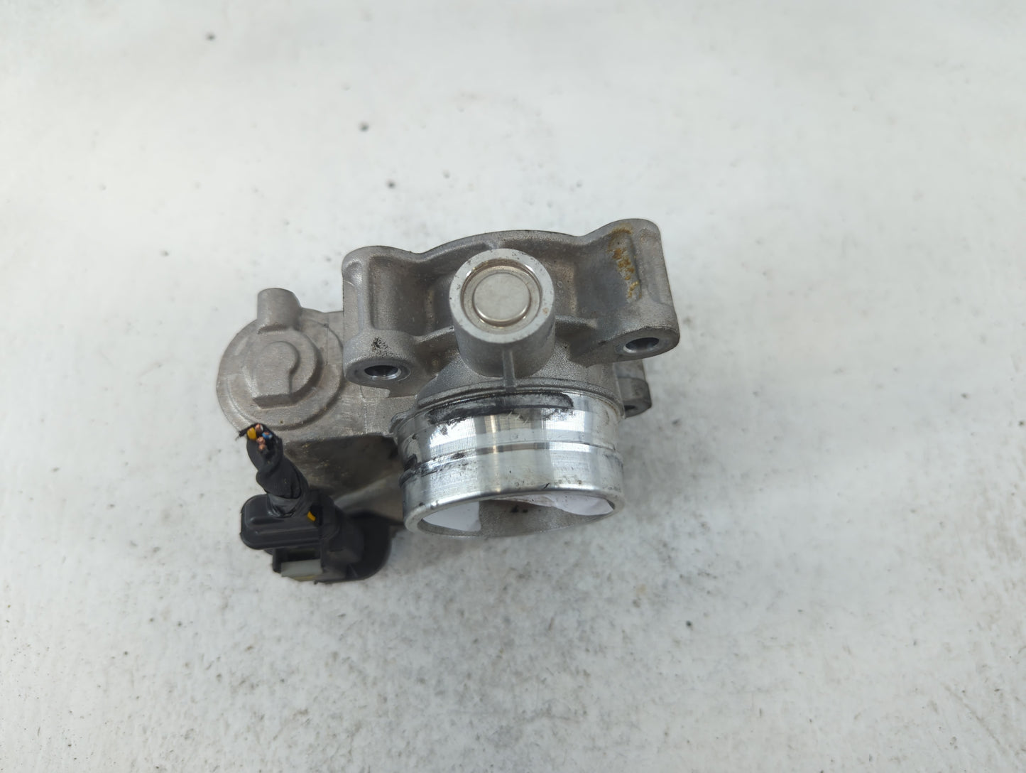 2016-2021 Chevrolet Malibu Throttle Body P/N:12671379AA Fits Fits 2016 2017 2018 2019 2020 2021 2022 OEM Used Auto Parts - O