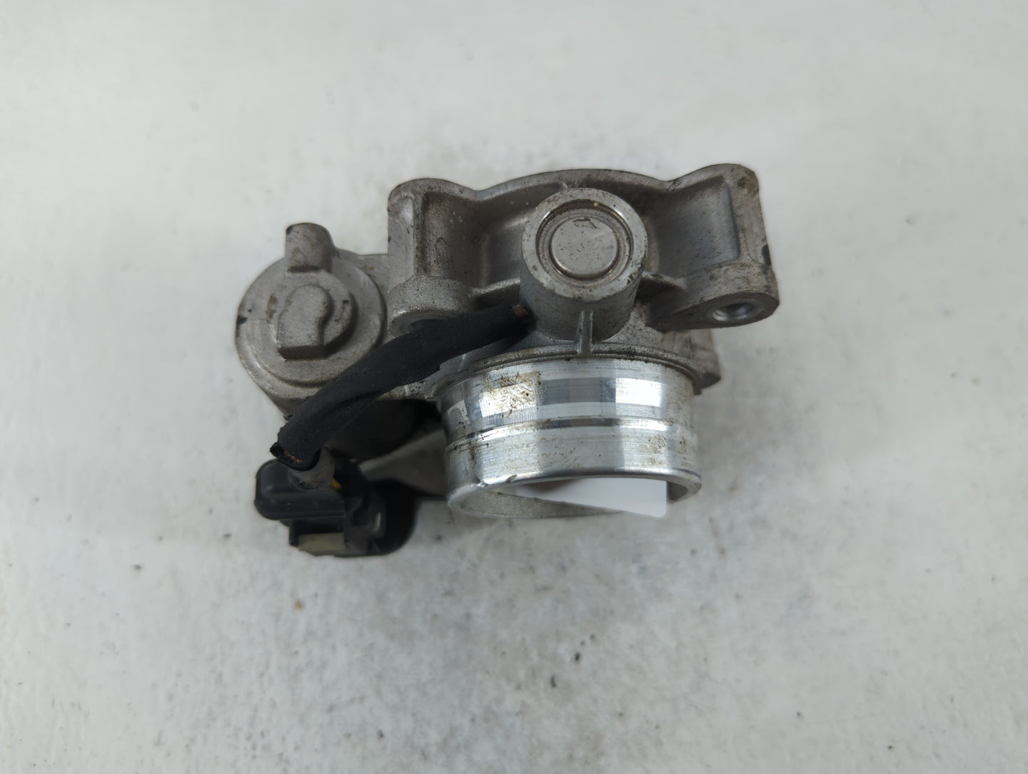 2016-2021 Chevrolet Malibu Throttle Body P/N:12671379AA Fits Fits 2016 2017 2018 2019 2020 2021 2022 OEM Used Auto Parts - O