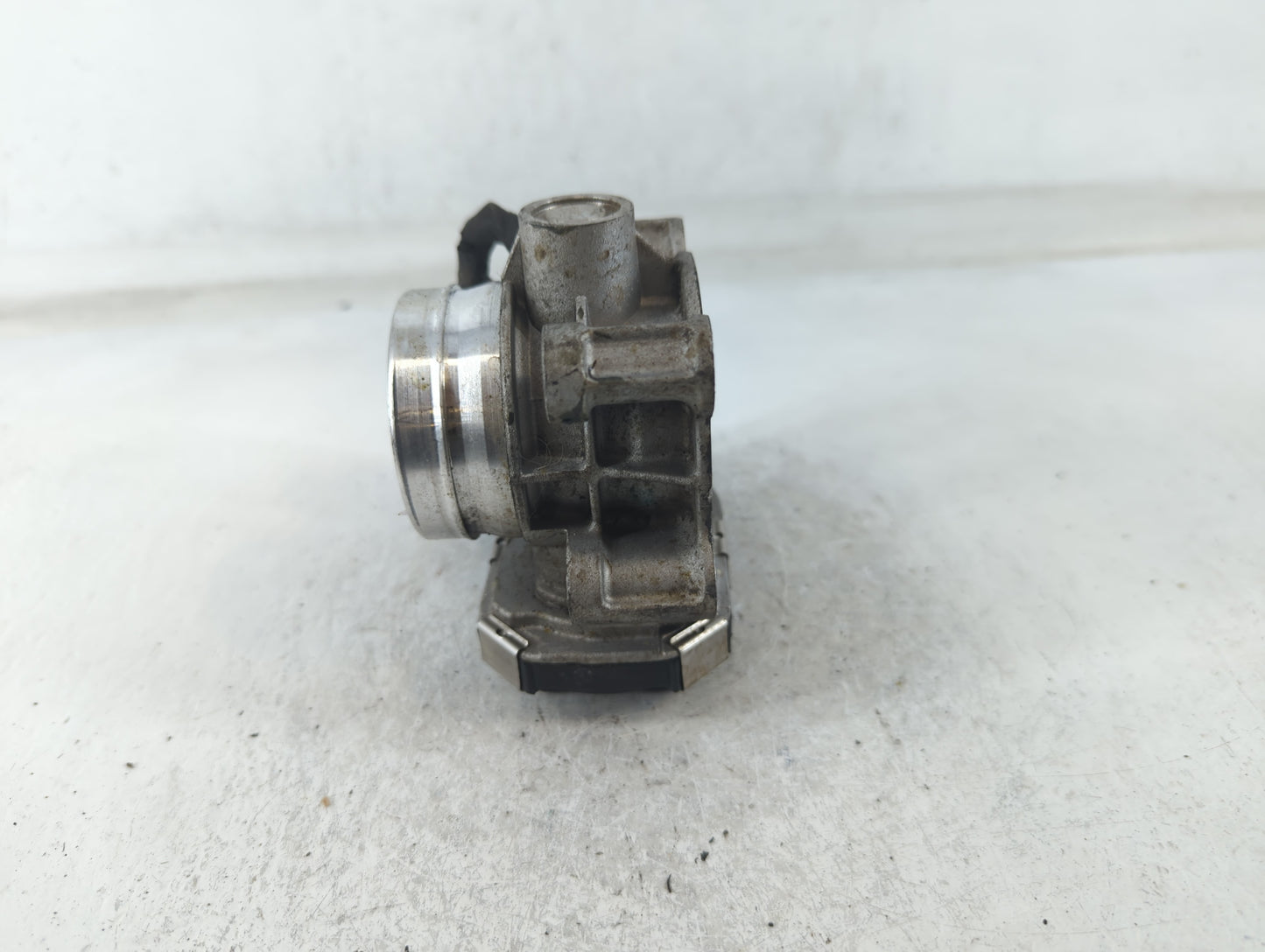 2016-2021 Chevrolet Malibu Throttle Body P/N:12671379AA Fits Fits 2016 2017 2018 2019 2020 2021 2022 OEM Used Auto Parts - O