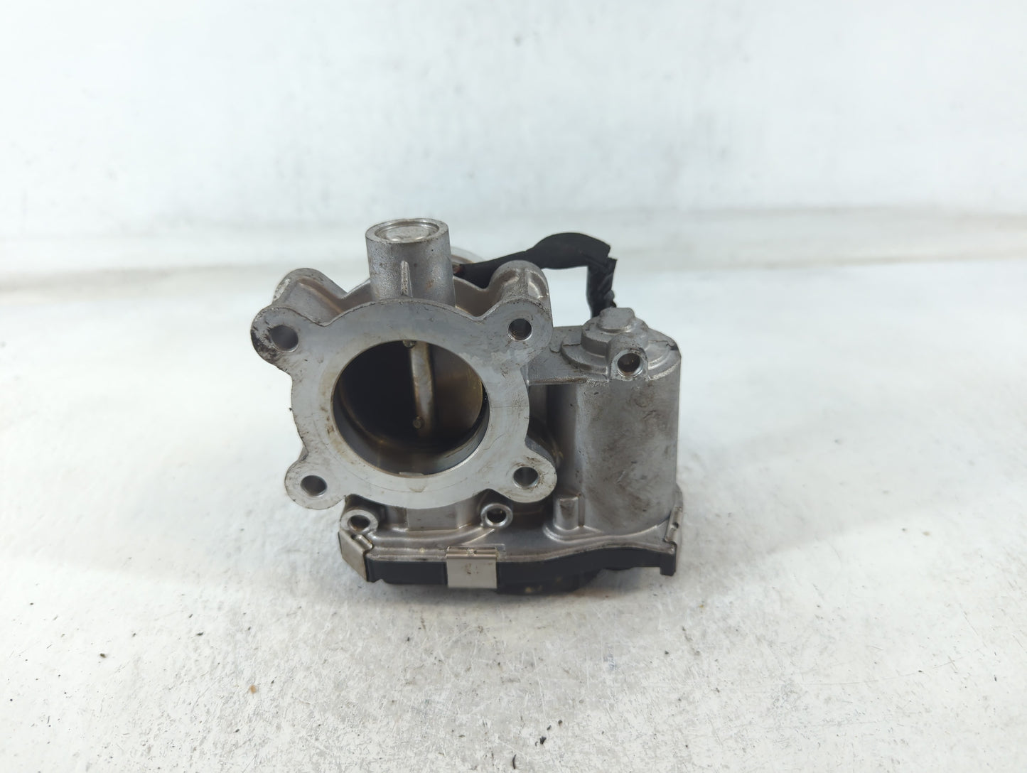 2016-2021 Chevrolet Malibu Throttle Body P/N:12671379AA Fits Fits 2016 2017 2018 2019 2020 2021 2022 OEM Used Auto Parts - O