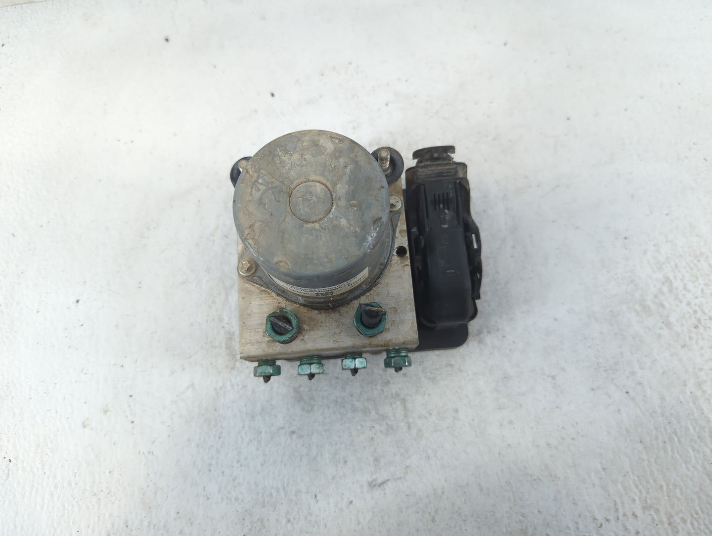 2019-2021 Chevrolet Malibu ABS Pump Control Module Replacement P/N:84502888 Fits Fits 2019 2020 2021 OEM Used Auto Parts - O