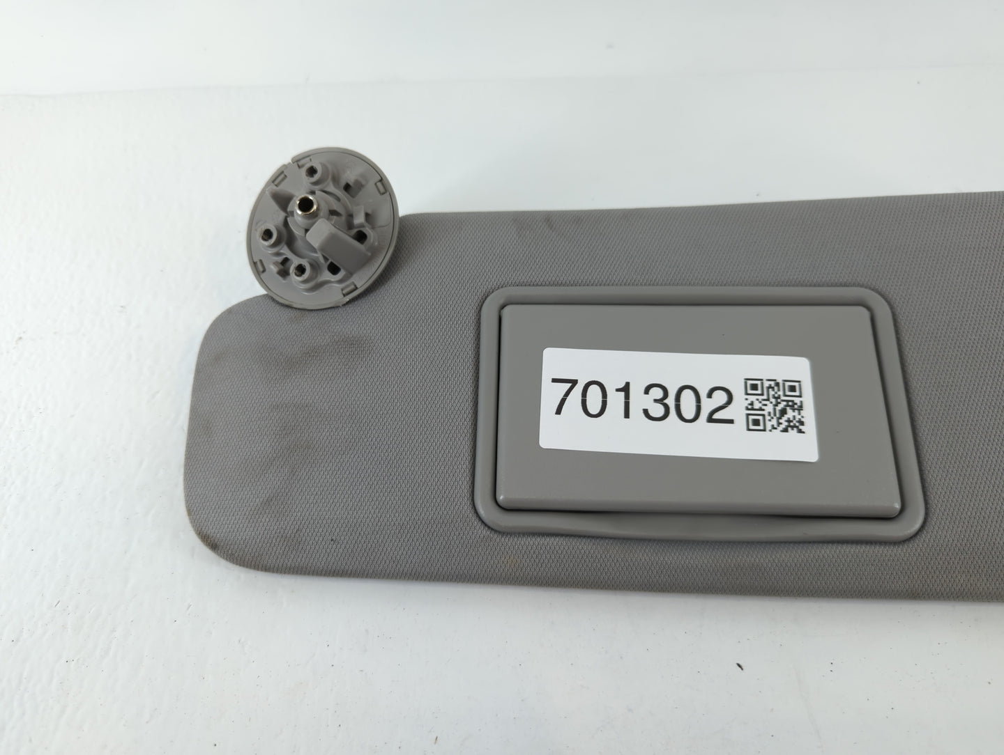 2016-2021 Chevrolet Malibu Sun Visor Shade Replacement Driver Left Mirror Fits Fits 2016 2017 2018 2019 2020 2021 OEM Used A