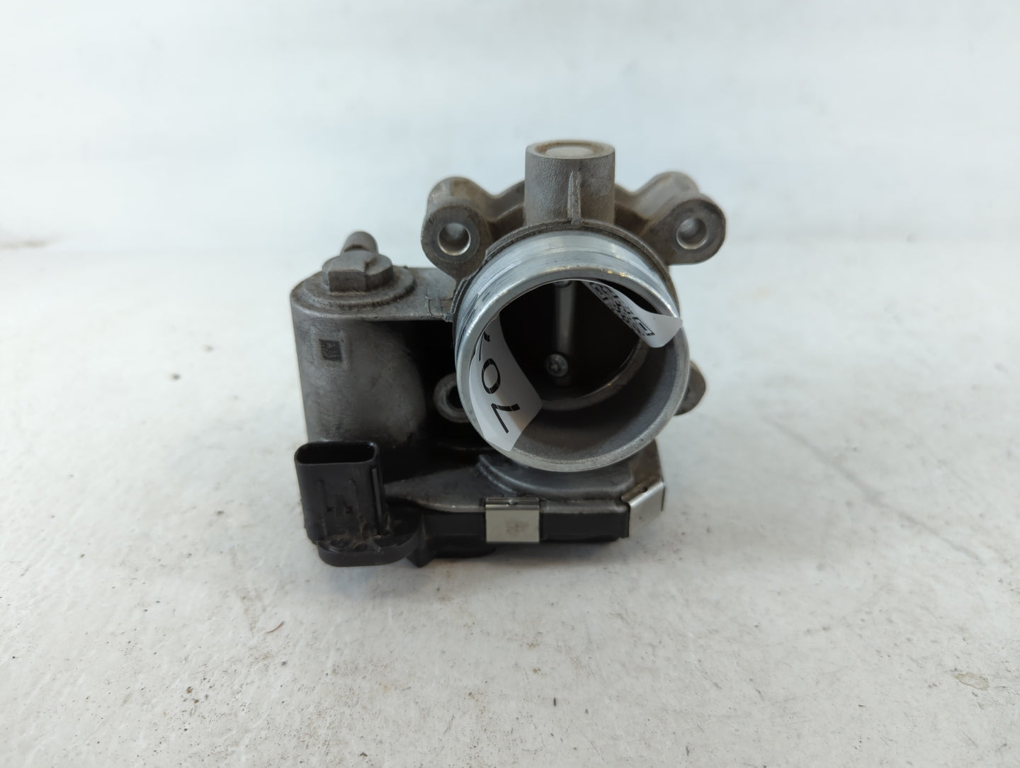 2016-2021 Chevrolet Malibu Throttle Body P/N:12671379AA Fits Fits 2016 2017 2018 2019 2020 2021 2022 OEM Used Auto Parts - O
