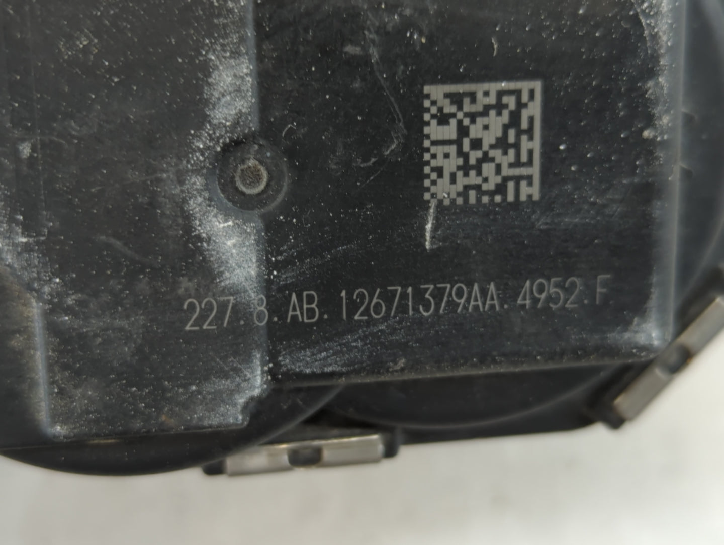 2016-2021 Chevrolet Malibu Throttle Body P/N:12671379AA Fits Fits 2016 2017 2018 2019 2020 2021 2022 OEM Used Auto Parts - O