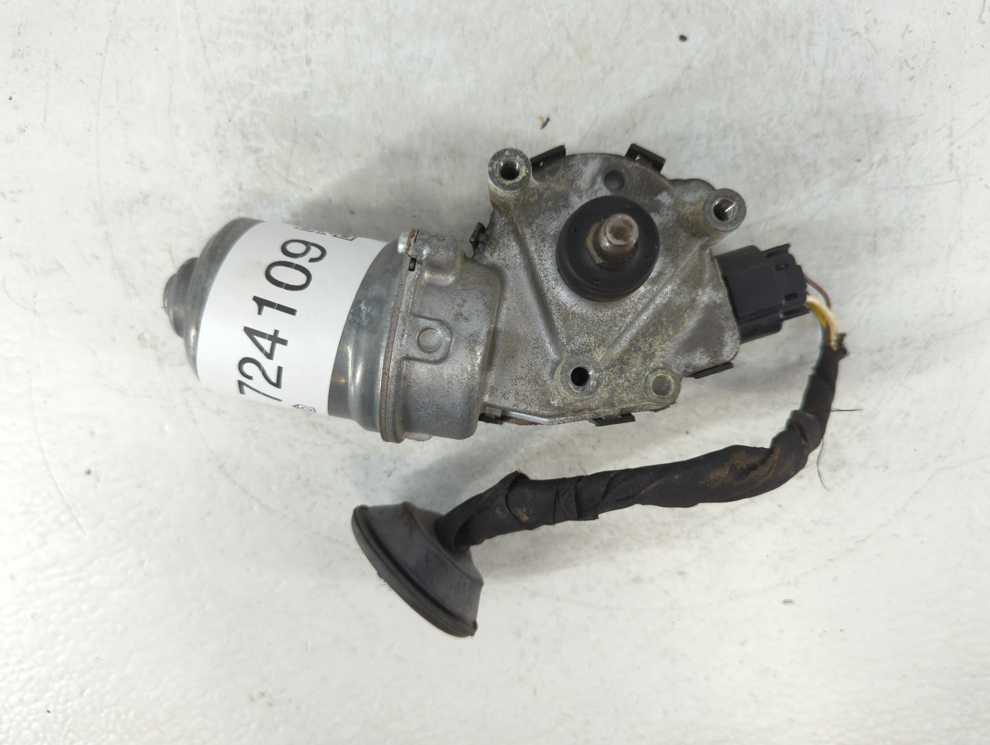 2016-2021 Chevrolet Malibu Front Windshield Wiper Motor P/N:AX159060-7862 84533611 Fits Fits 2016 2017 2018 2019 2020 2021 O