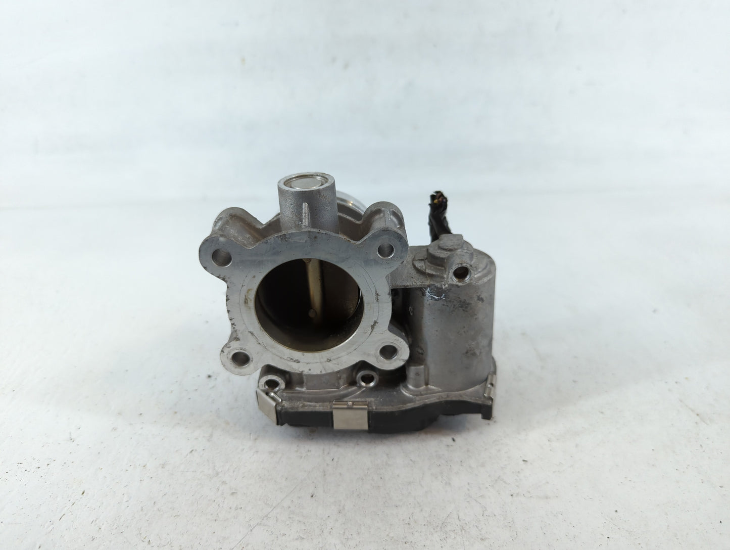 2016-2021 Chevrolet Malibu Throttle Body P/N:12671379AA Fits Fits 2016 2017 2018 2019 2020 2021 2022 OEM Used Auto Parts - O