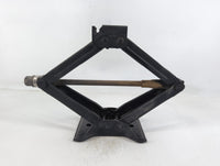 2019 Chevrolet Malibu Spare Scissor Car Jack 748785 - Oemusedautoparts1.com