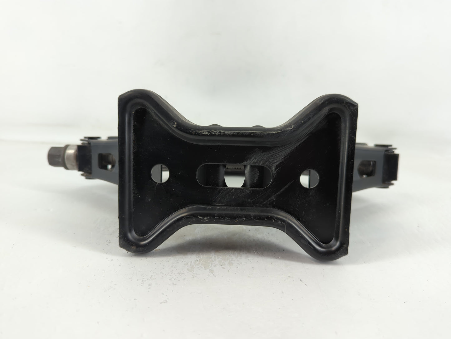 2019 Chevrolet Malibu Spare Scissor Car Jack - Oemusedautoparts1.com