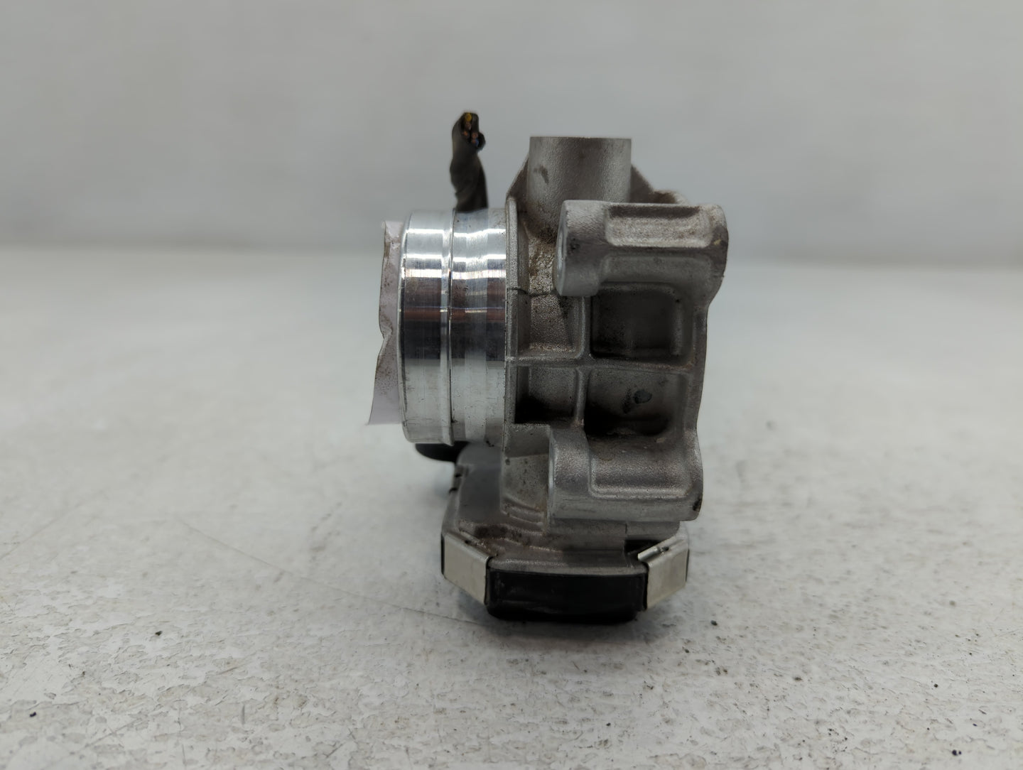 2016-2021 Chevrolet Malibu Throttle Body P/N:12671379AA Fits Fits 2016 2017 2018 2019 2020 2021 2022 OEM Used Auto Parts - O