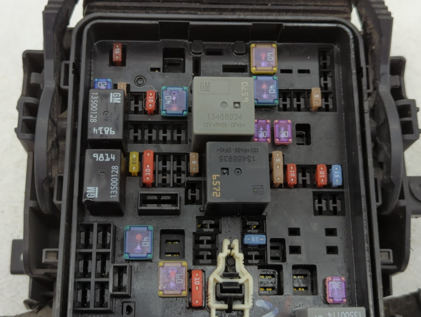 2018-2019 Chevrolet Malibu Fusebox Fuse Box Panel Relay Module P/N:PP-GF35 Fits Fits 2018 2019 OEM Used Auto Parts - Oemused