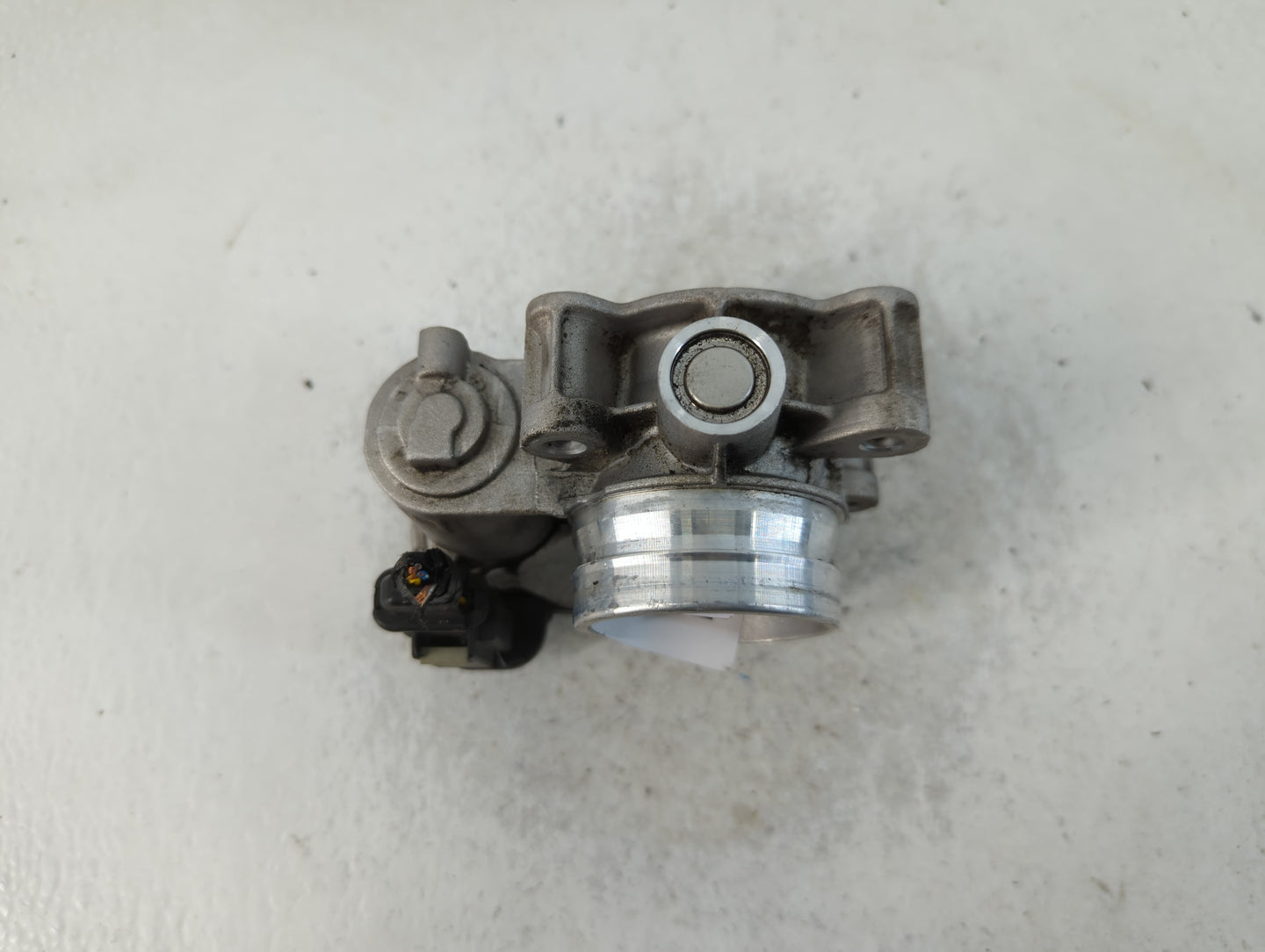 2016-2021 Chevrolet Malibu Throttle Body P/N:12671379AA Fits Fits 2016 2017 2018 2019 2020 2021 2022 OEM Used Auto Parts - O
