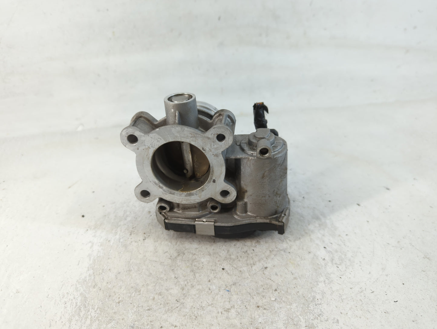 2016-2021 Chevrolet Malibu Throttle Body P/N:12671379AA Fits Fits 2016 2017 2018 2019 2020 2021 2022 OEM Used Auto Parts - O