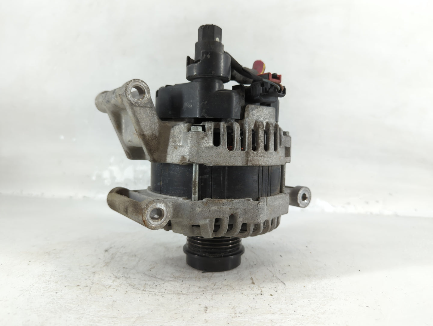 2019-2021 Chevrolet Malibu Alternator Replacement Generator Charging Assembly Engine OEM P/N:A005TV0184ZC 13515942 Fits OEM 
