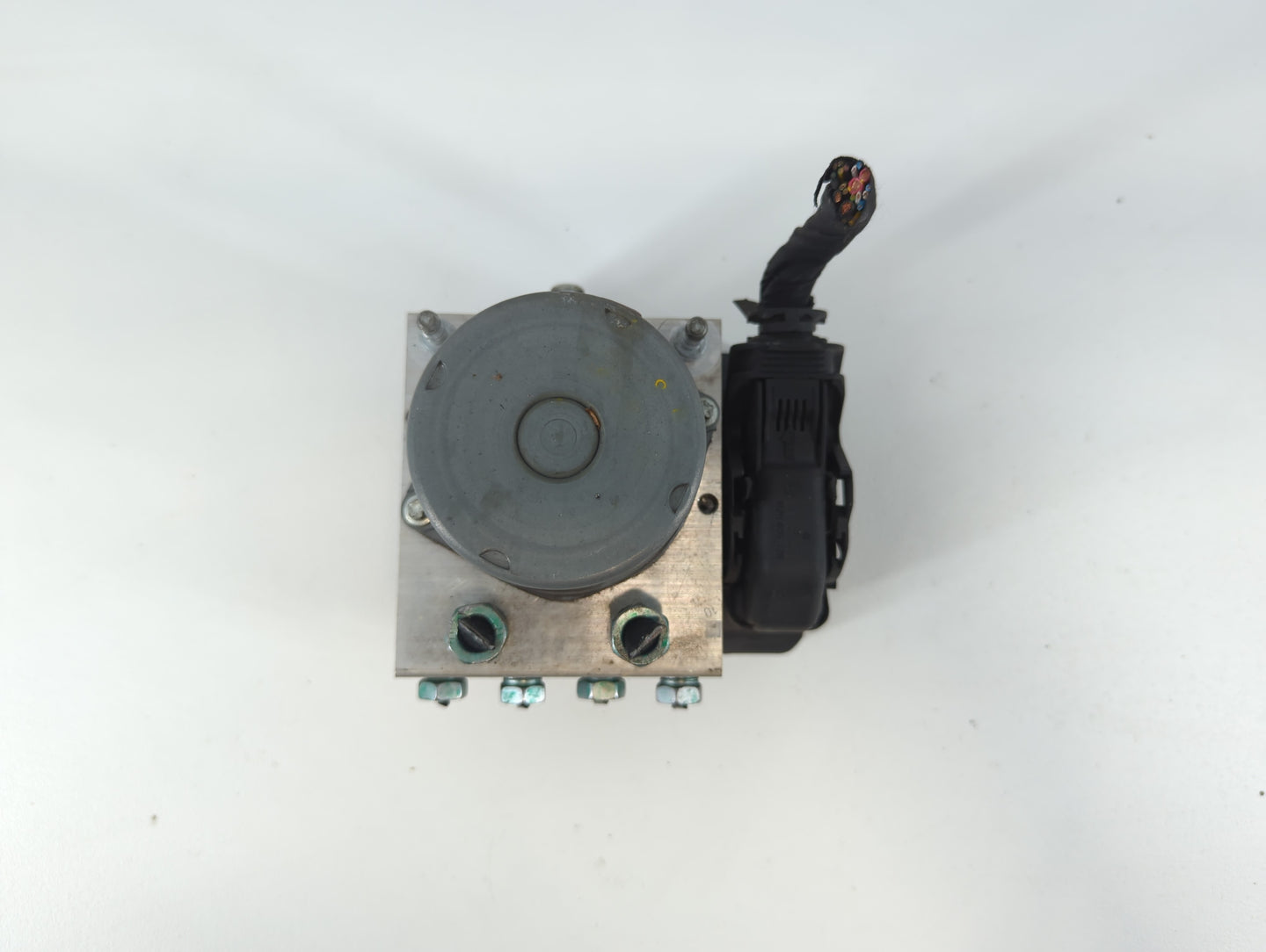 2019-2021 Chevrolet Malibu ABS Pump Control Module Replacement P/N:84502888 Fits Fits 2019 2020 2021 OEM Used Auto Parts - O