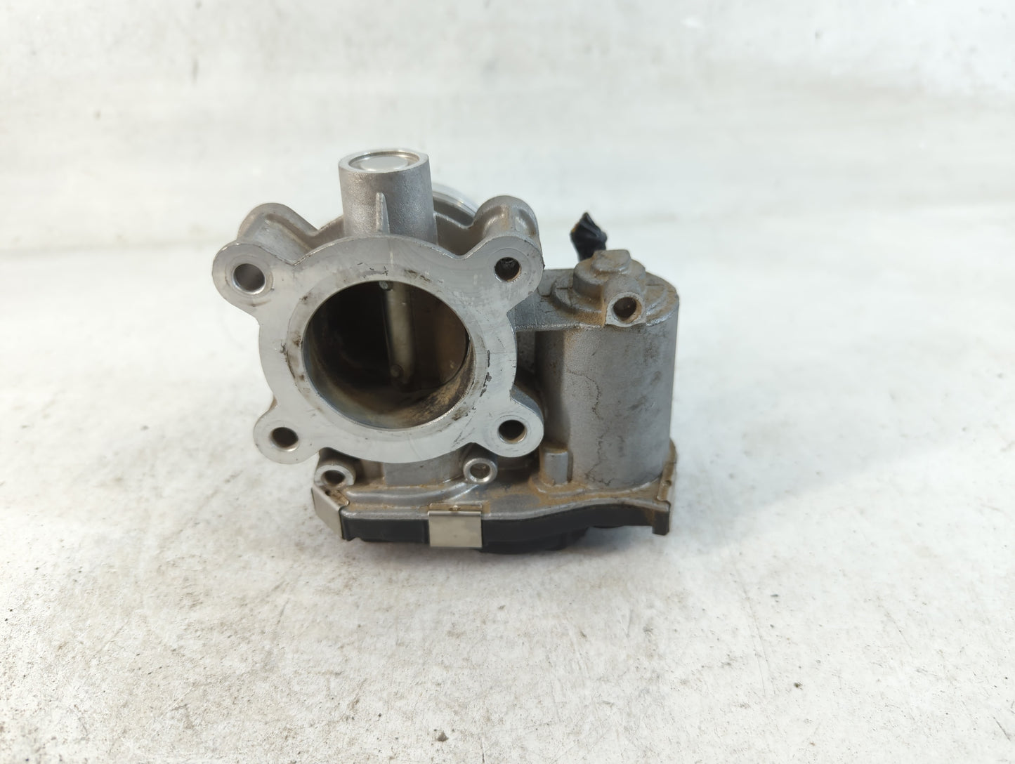 2016-2021 Chevrolet Malibu Throttle Body P/N:12671379AA Fits Fits 2016 2017 2018 2019 2020 2021 2022 OEM Used Auto Parts - O