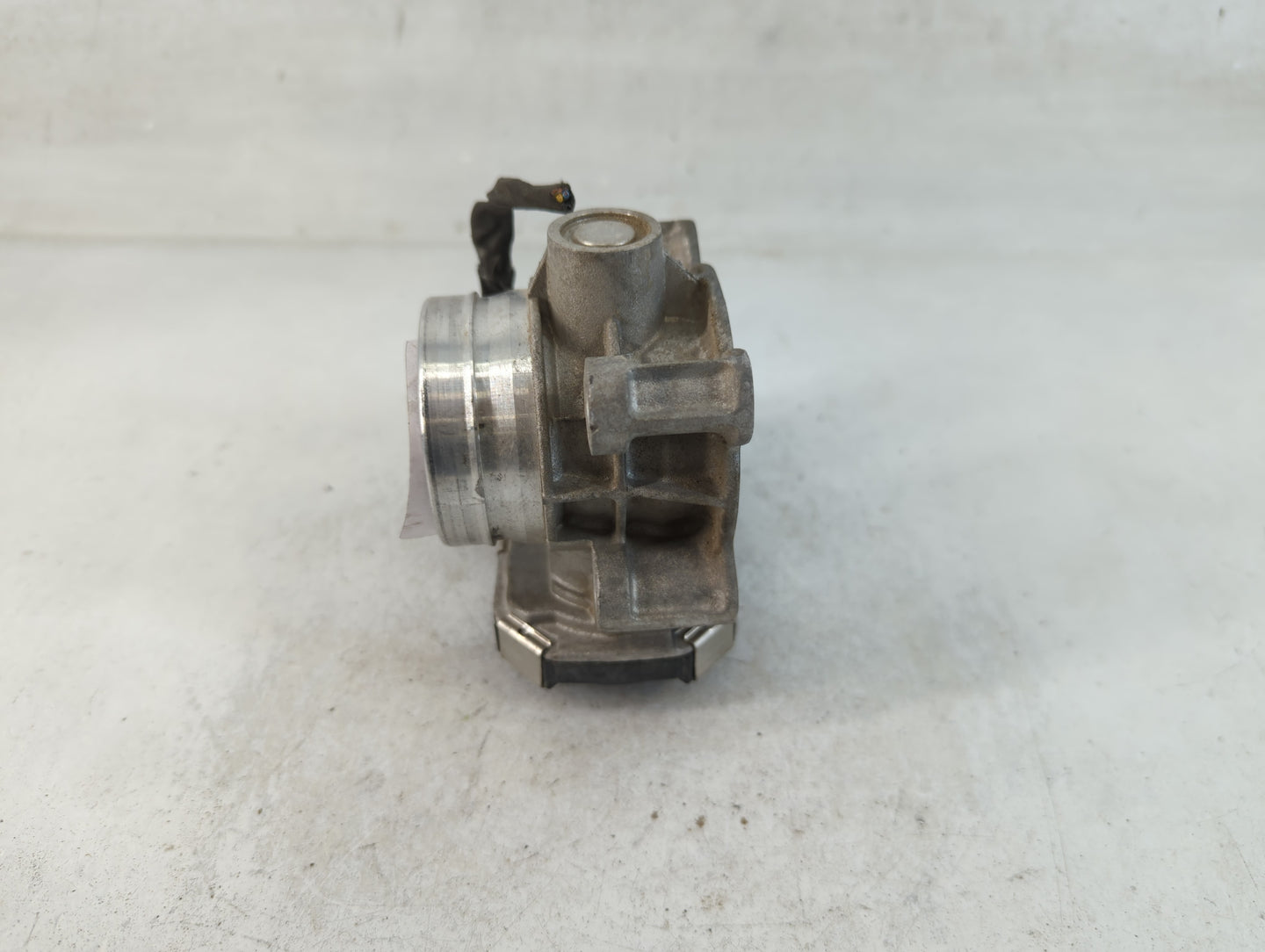 2016-2021 Chevrolet Malibu Throttle Body P/N:12671379AA Fits Fits 2016 2017 2018 2019 2020 2021 2022 OEM Used Auto Parts - O