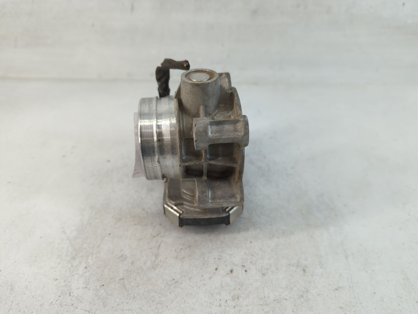 2016-2021 Chevrolet Malibu Throttle Body P/N:12671379AA Fits Fits 2016 2017 2018 2019 2020 2021 2022 OEM Used Auto Parts - O