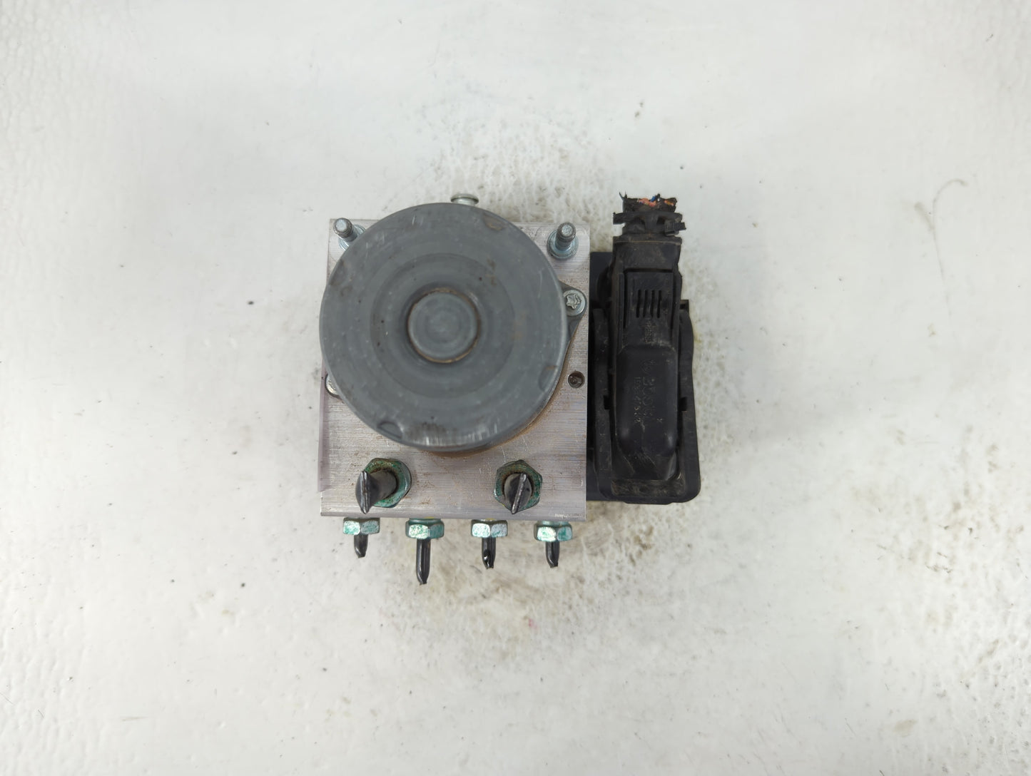 2019-2021 Chevrolet Malibu ABS Pump Control Module Replacement P/N:84501623 Fits Fits 2019 2020 2021 OEM Used Auto Parts - O