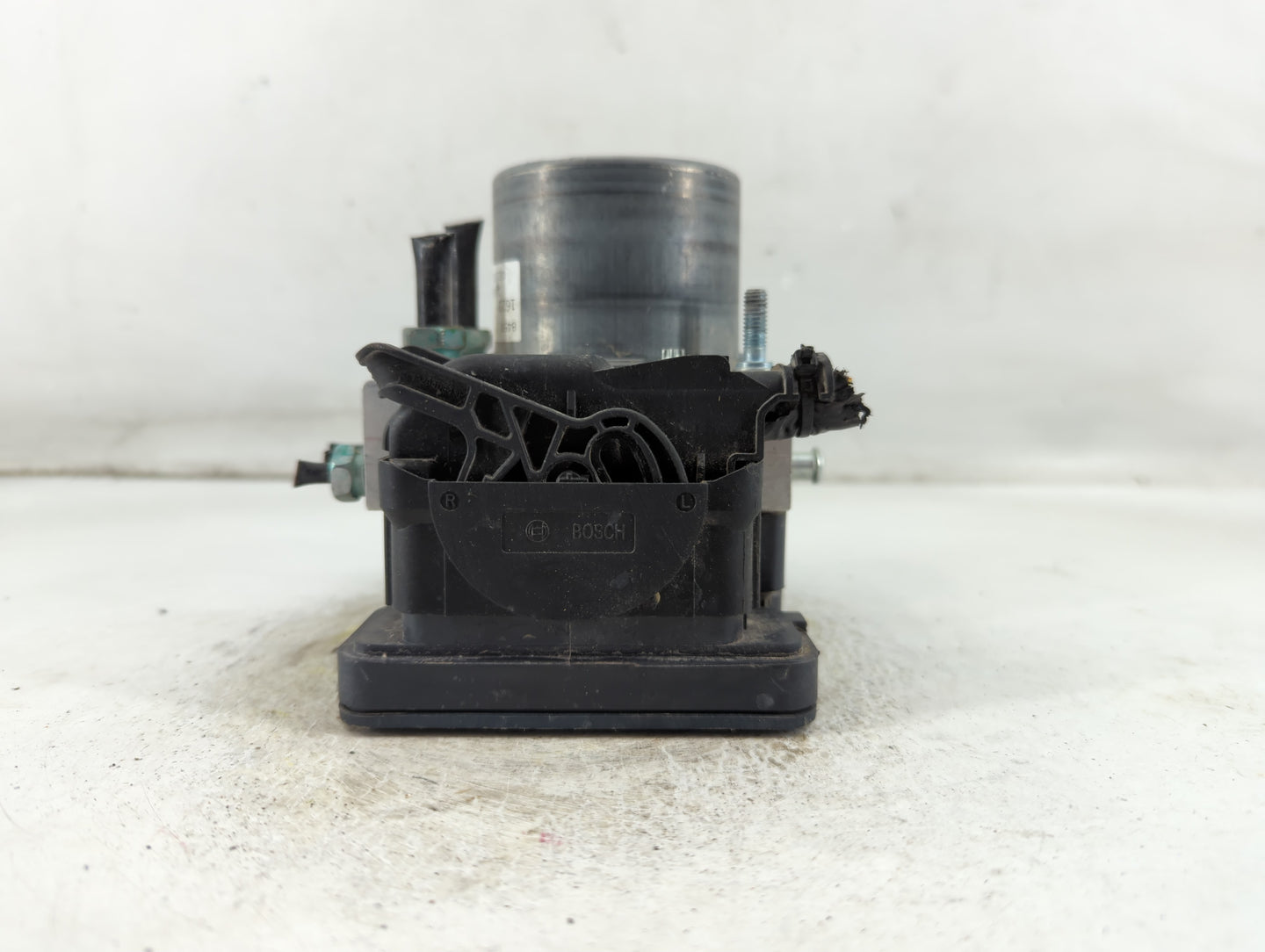 2019-2021 Chevrolet Malibu ABS Pump Control Module Replacement P/N:84501623 Fits Fits 2019 2020 2021 OEM Used Auto Parts - O