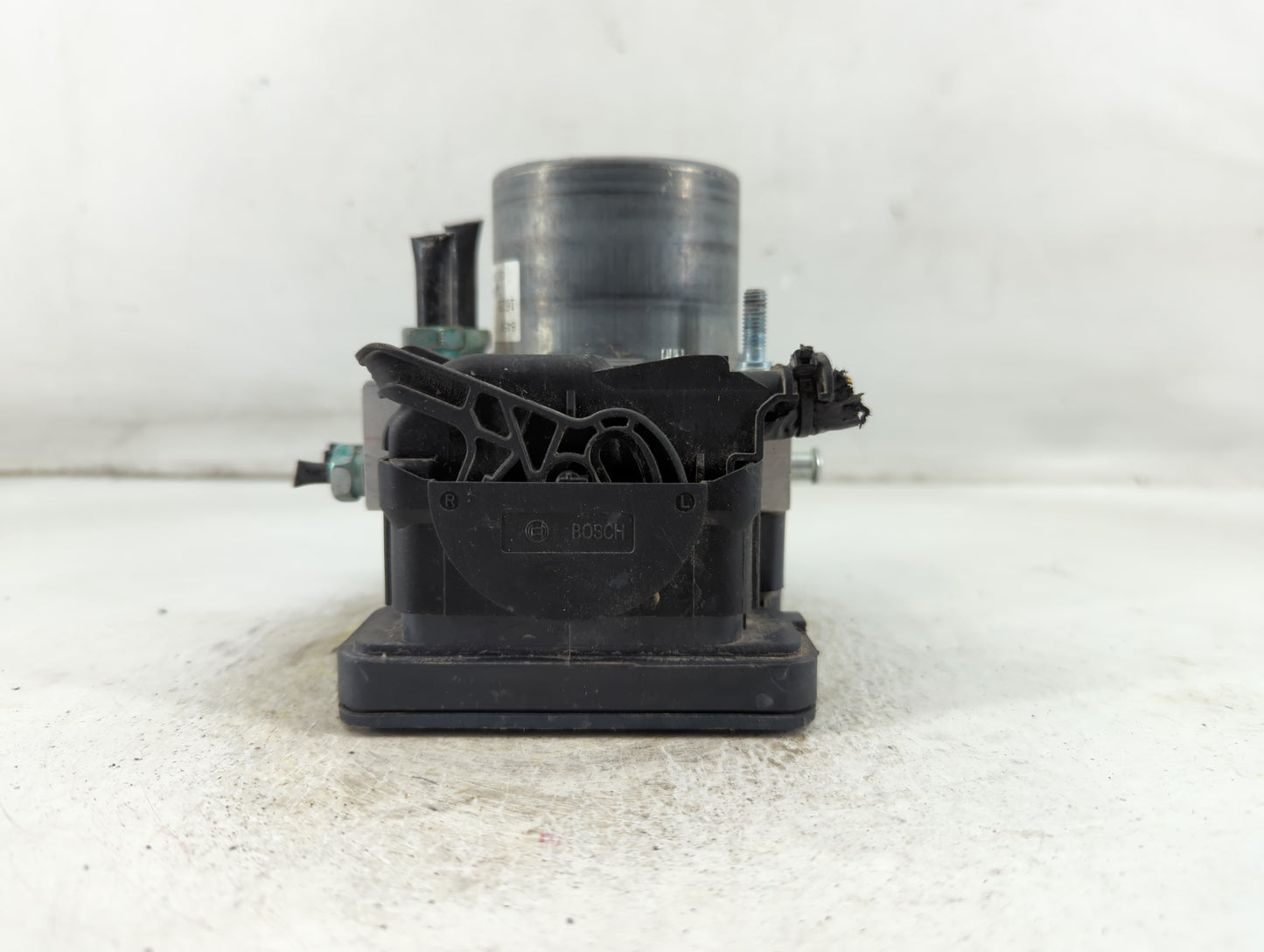 2019-2021 Chevrolet Malibu ABS Pump Control Module Replacement P/N:84501623 Fits Fits 2019 2020 2021 OEM Used Auto Parts - O