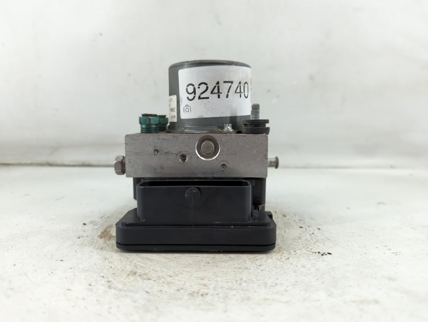2019-2021 Chevrolet Malibu ABS Pump Control Module Replacement P/N:84502888 Fits Fits 2019 2020 2021 OEM Used Auto Parts - O