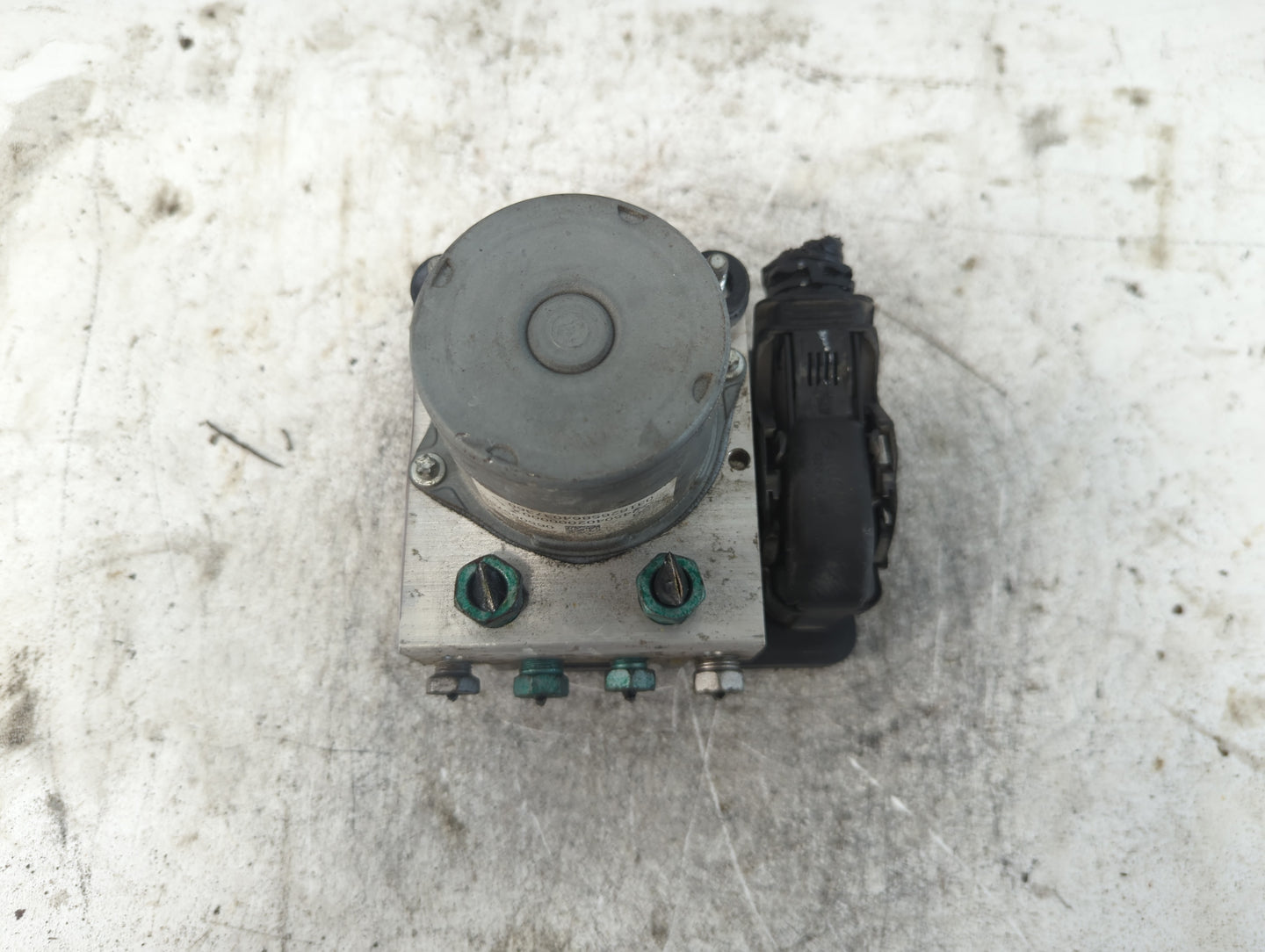 2019-2021 Chevrolet Malibu ABS Pump Control Module Replacement P/N:84502888 Fits Fits 2019 2020 2021 OEM Used Auto Parts - O