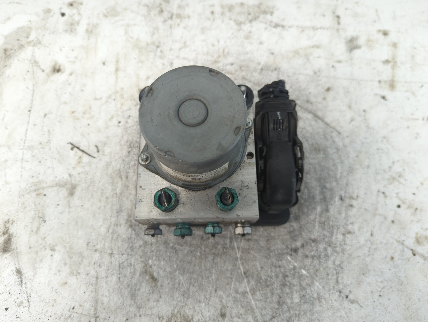 2019-2021 Chevrolet Malibu ABS Pump Control Module Replacement P/N:84502888 Fits Fits 2019 2020 2021 OEM Used Auto Parts - O