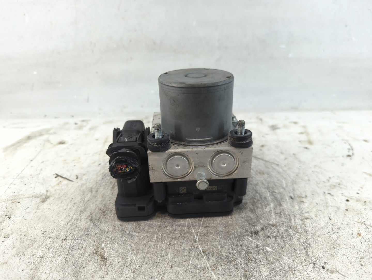 2019-2021 Chevrolet Malibu ABS Pump Control Module Replacement P/N:84502888 Fits Fits 2019 2020 2021 OEM Used Auto Parts - O