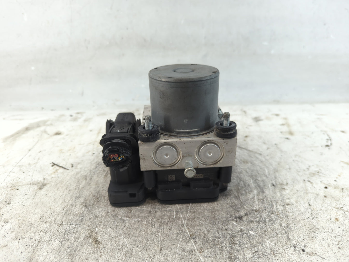 2019-2021 Chevrolet Malibu ABS Pump Control Module Replacement P/N:84502888 Fits Fits 2019 2020 2021 OEM Used Auto Parts - O