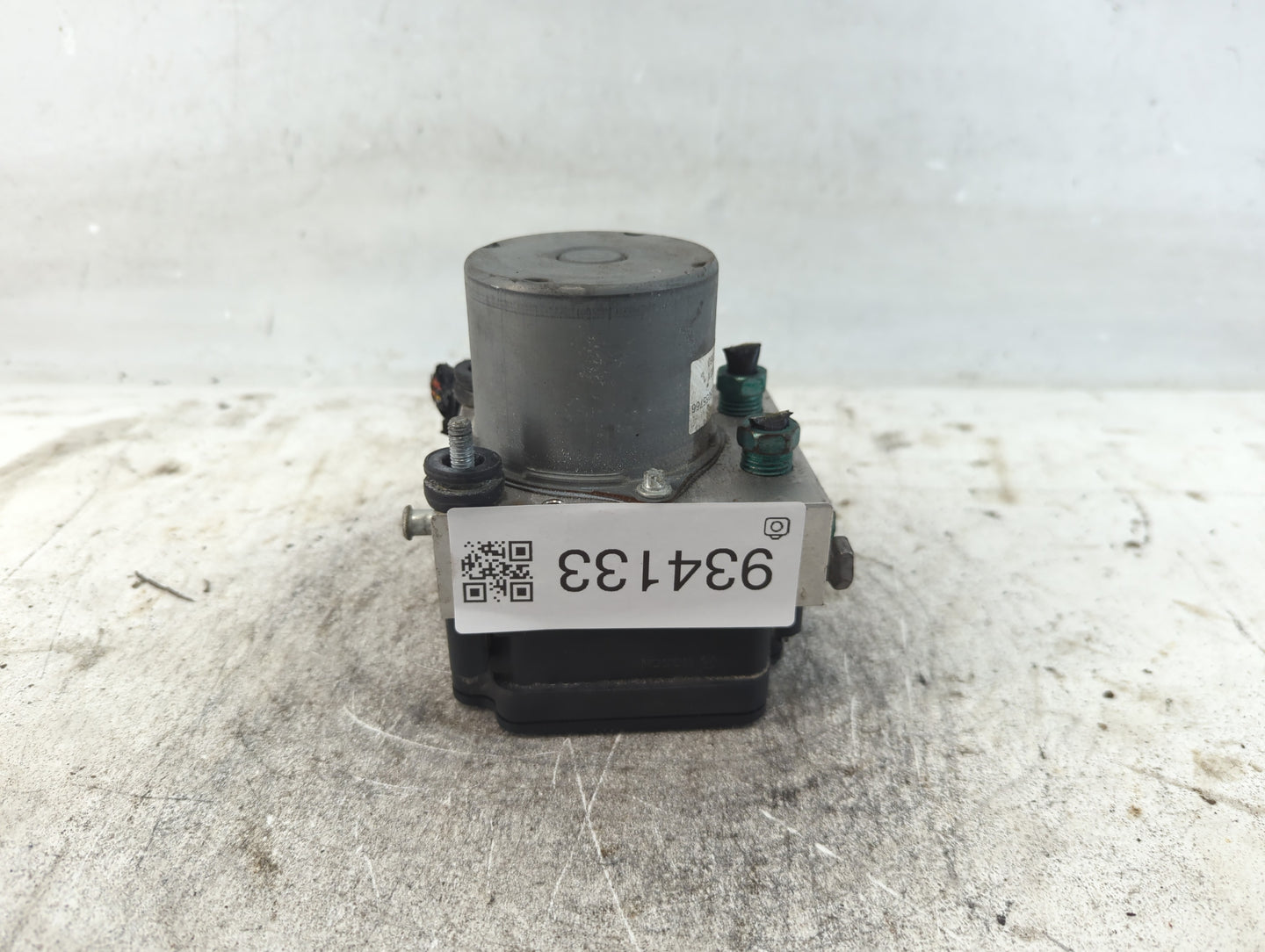 2019-2021 Chevrolet Malibu ABS Pump Control Module Replacement P/N:84502888 Fits Fits 2019 2020 2021 OEM Used Auto Parts - O