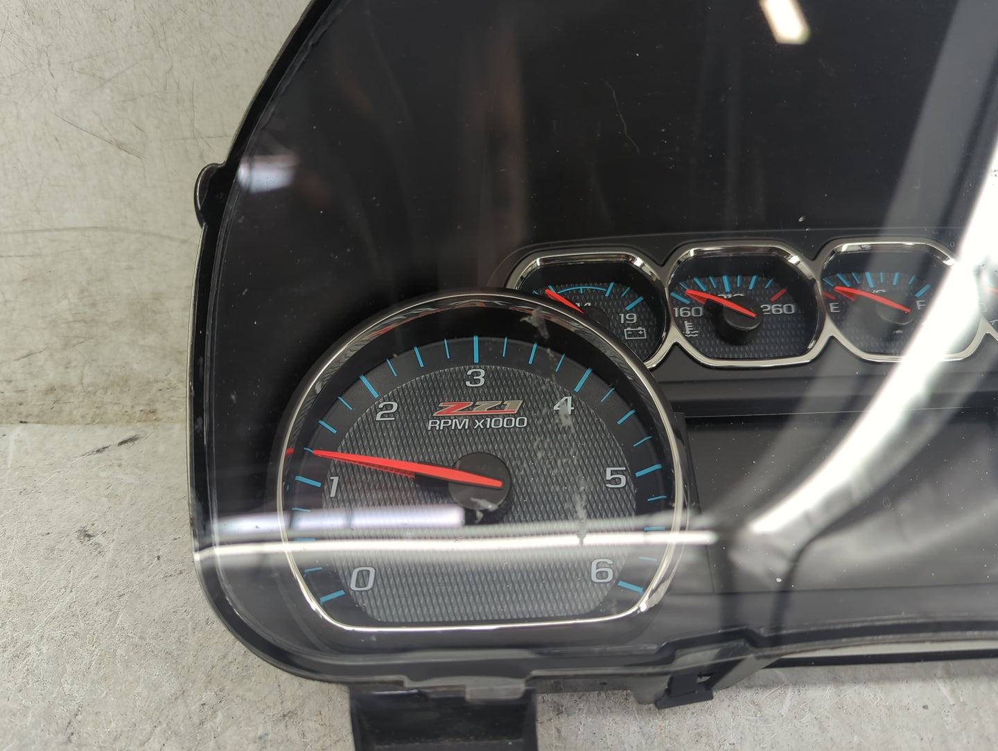 2018-2019 Chevrolet Silverado Instrument Cluster Speedometer Gauges P/N:84390804 4695169, 28333223 Miles: Fits Fits 2018 201
