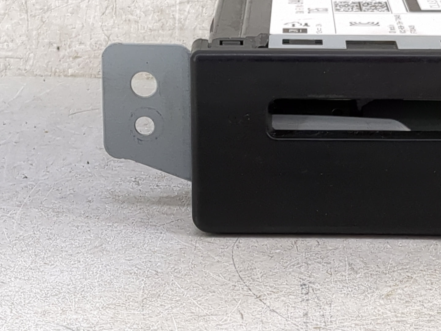 2018 Chevrolet Silverado Radio AM FM Cd Player Receiver Replacement P/N:84016435 Fits Fits 2019 OEM Used Auto Parts - Oemuse