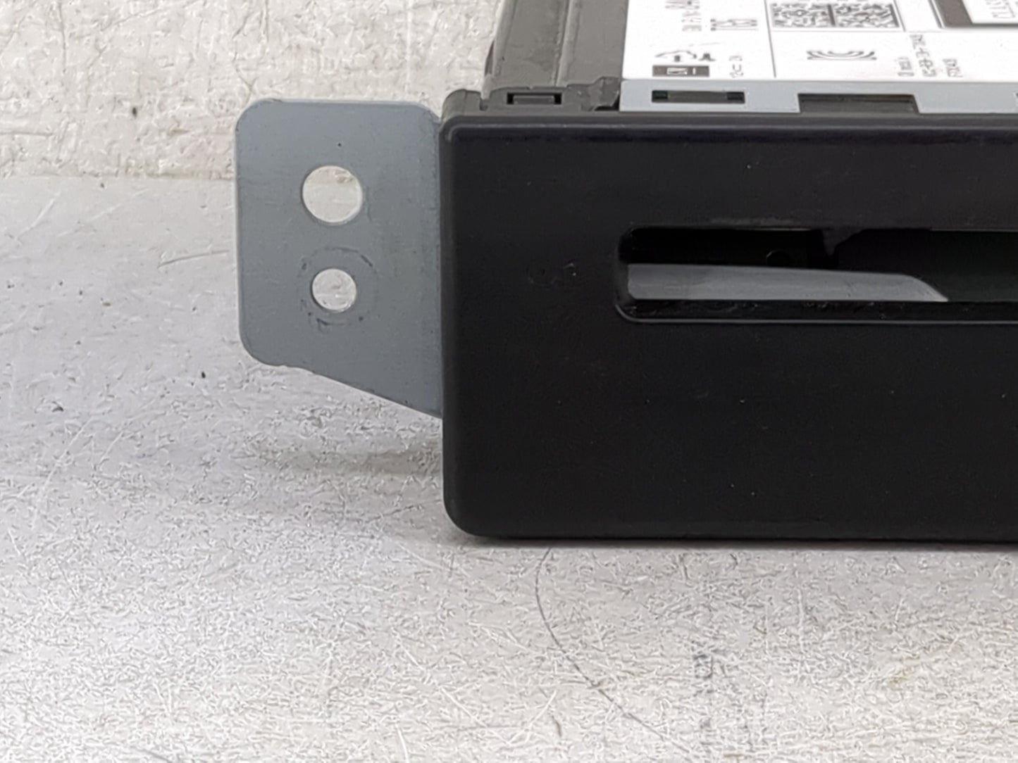 2018 Chevrolet Silverado Radio AM FM Cd Player Receiver Replacement P/N:84016435 Fits Fits 2019 OEM Used Auto Parts - Oemuse