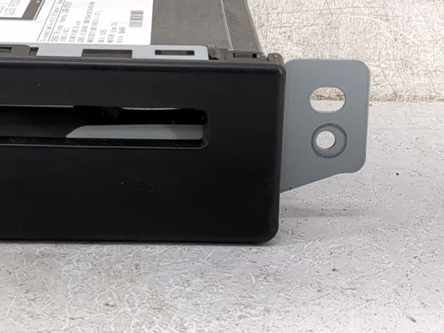 2018 Chevrolet Silverado Radio AM FM Cd Player Receiver Replacement P/N:84016435 Fits Fits 2019 OEM Used Auto Parts - Oemuse