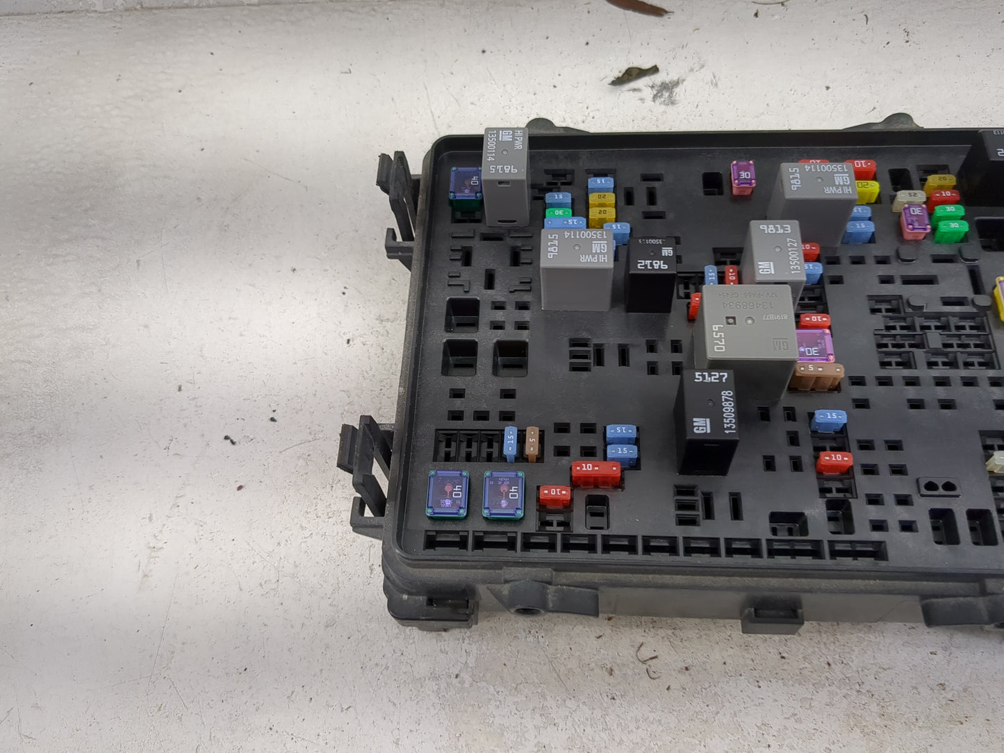 2019 Chevrolet Silverado Fusebox Fuse Box Panel Relay Module P/N:13500114 13500127, 13508787, 13508878, 14889941 Fits OEM Us