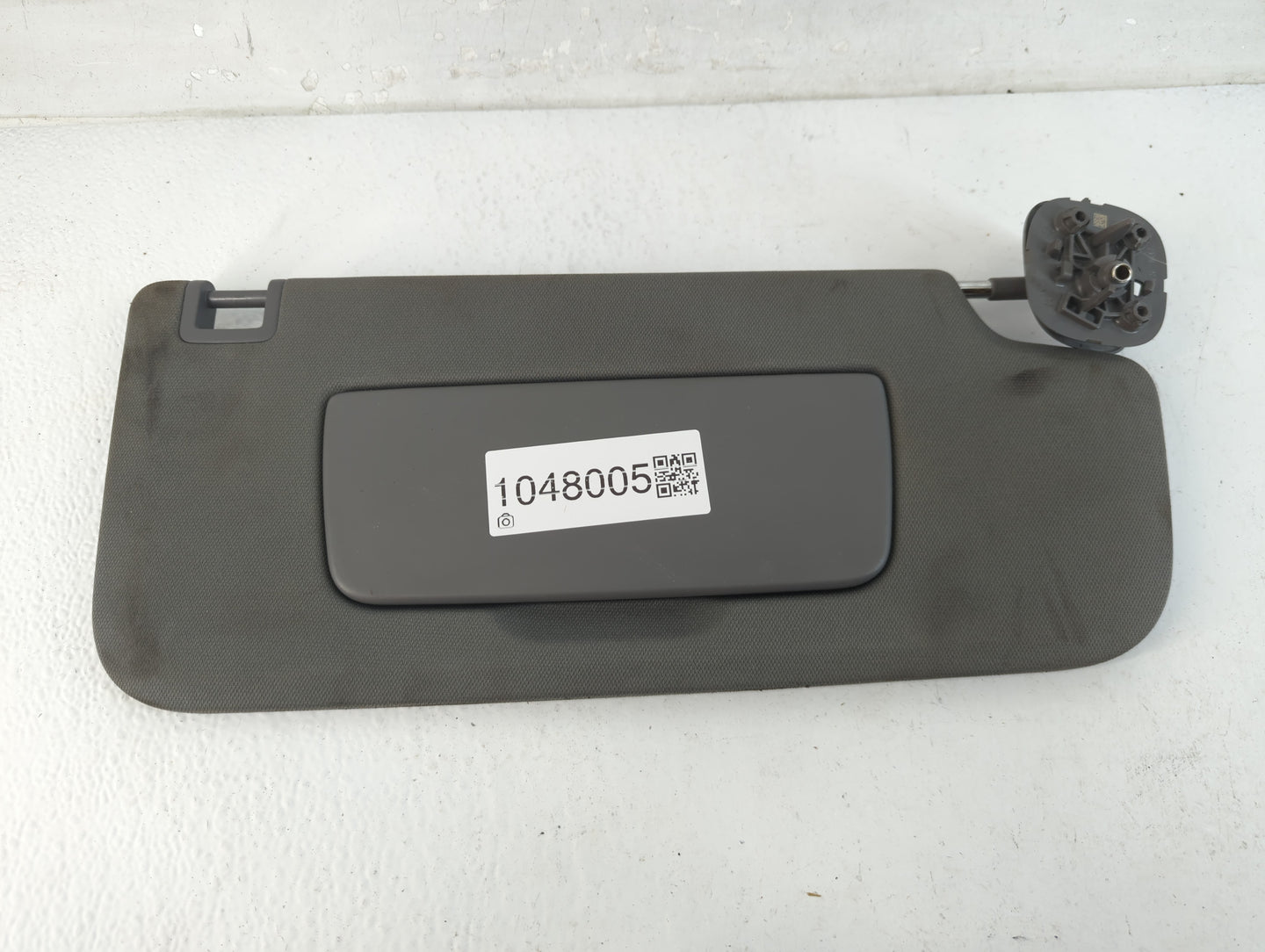 2019-2022 Chevrolet Silverado 1500 Sun Visor Shade Replacement Passenger Right Mirror Fits Fits 2019 2020 2021 2022 OEM Used