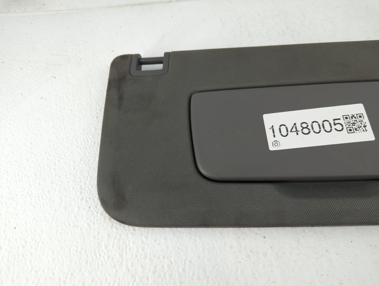 2019-2022 Chevrolet Silverado 1500 Sun Visor Shade Replacement Passenger Right Mirror Fits Fits 2019 2020 2021 2022 OEM Used