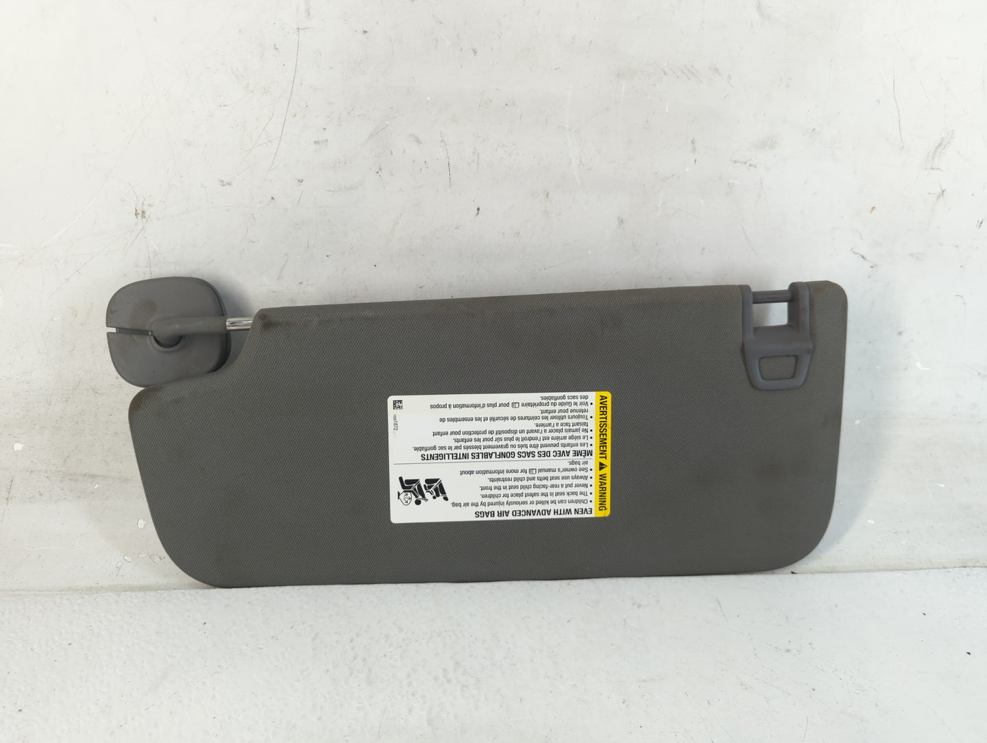 2019-2022 Chevrolet Silverado 1500 Sun Visor Shade Replacement Passenger Right Mirror Fits Fits 2019 2020 2021 2022 OEM Used