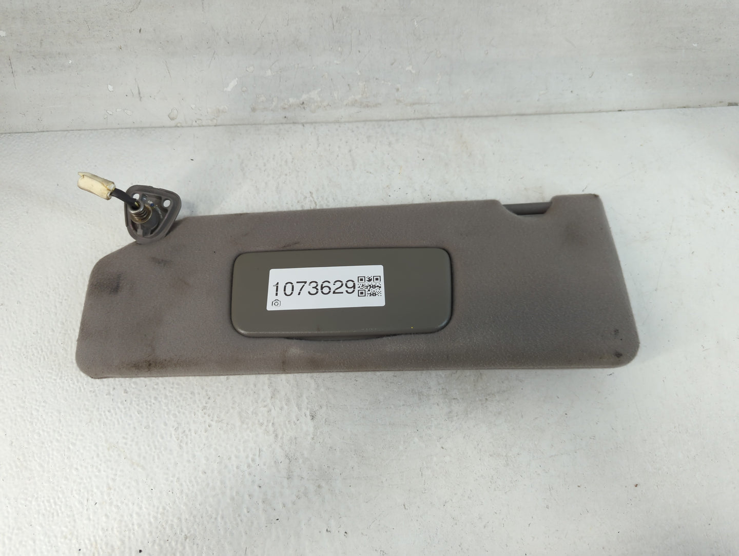 2019-2022 Chevrolet Silverado 1500 Sun Visor Shade Replacement Passenger Right Mirror Fits Fits 2019 2020 2021 2022 OEM Used