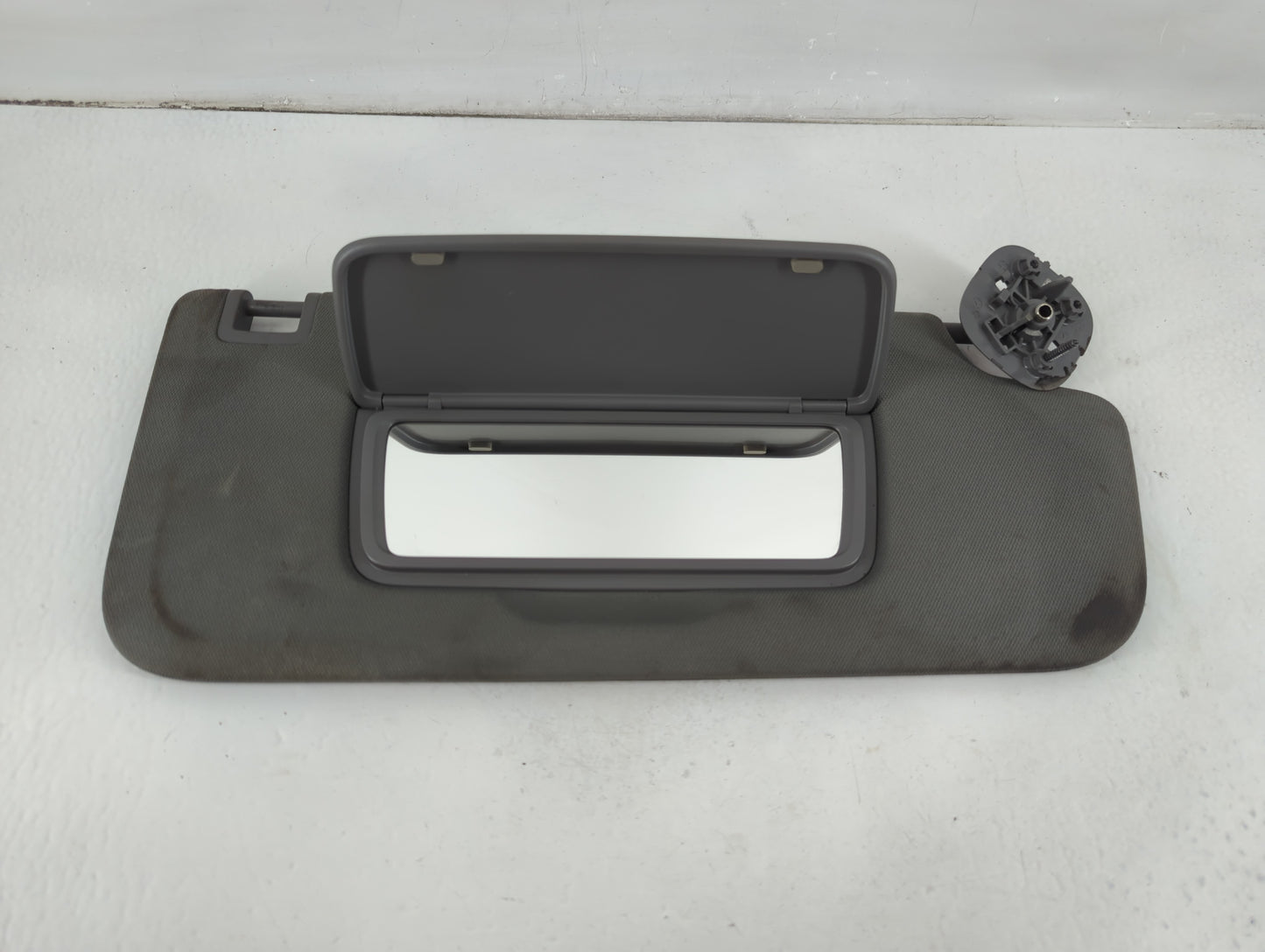 2019-2022 Chevrolet Silverado 1500 Sun Visor Shade Replacement Passenger Right Mirror Fits Fits 2019 2020 2021 2022 OEM Used