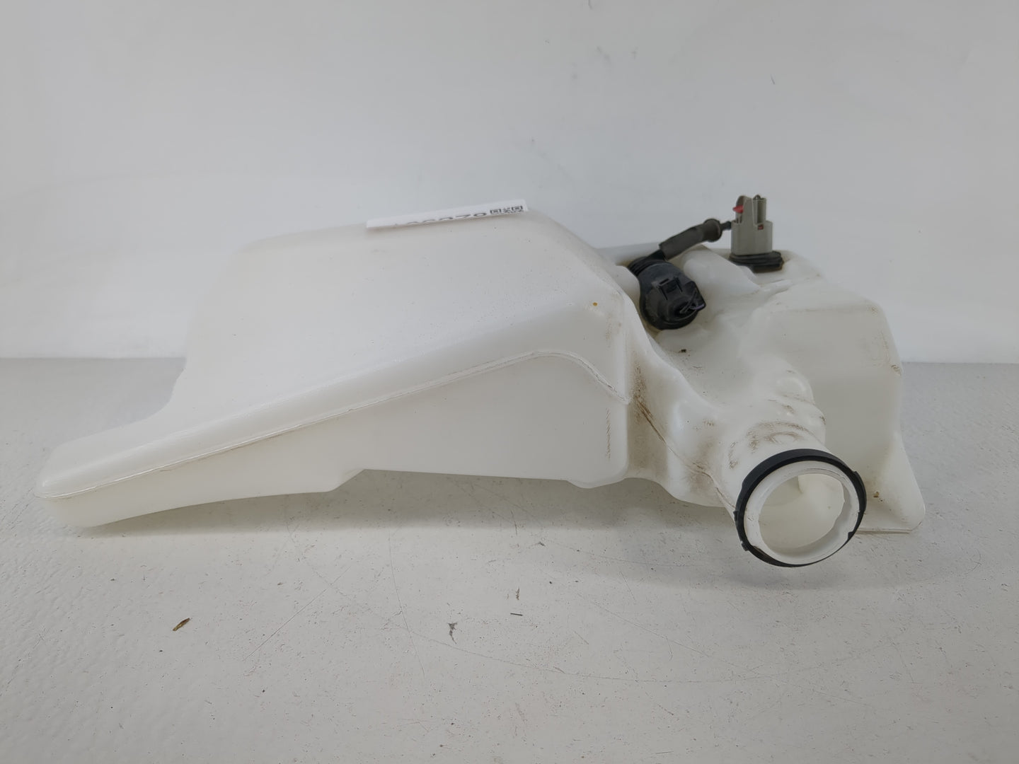 2019 Silverado 1500 Windshield Washer Fluid Reservoir Bottle Oem - Oemusedautoparts1.com